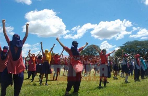 School children battling with scorching heat to perform ‘best’ on 69th Independence Day School children battling with scorching heat to perform ‘best’ on 69th Independence Day